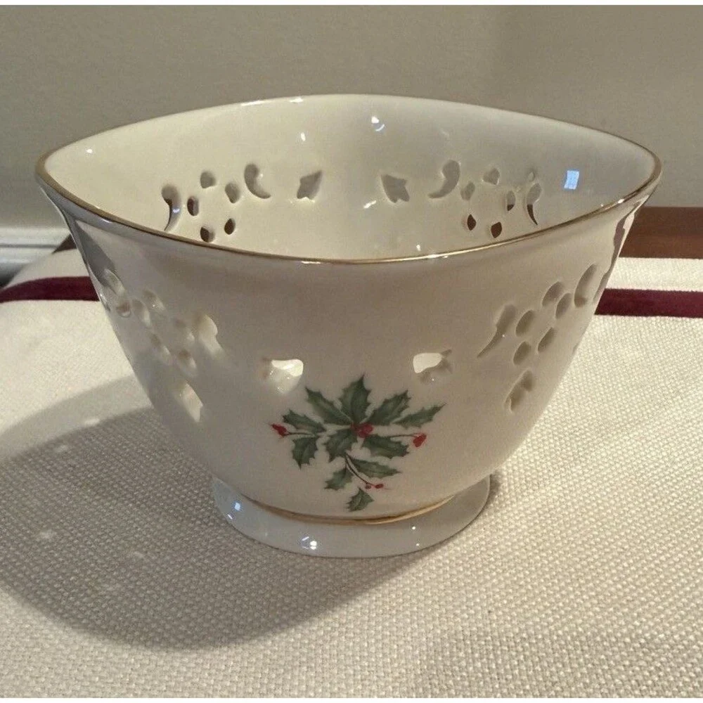 Lenox Holiday Pierced Bowl Classic Holly and Berry Motif with Gold Trim USA